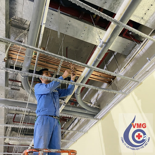 Lắp đặt ống đồng khí y tế trên trần
