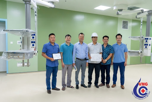 Bàn giao kỹ thuật tại phòng mổ