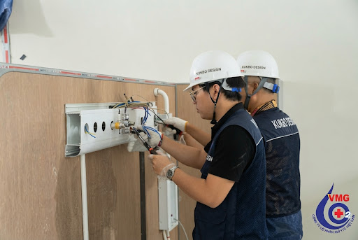 Lắp đặt thiết bị tại Bệnh viện Phenikaa